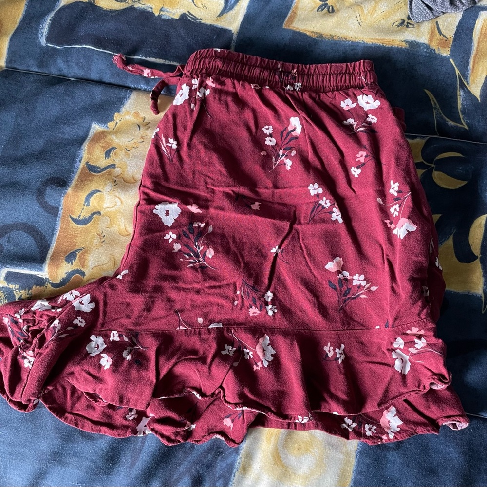 Maroon floral ruffle shorts